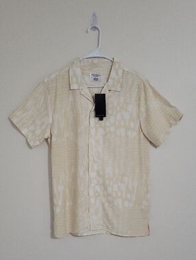 Distortion Mens Modern Casual Button Down Shirt